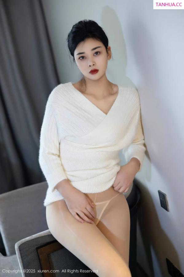   [XiuRen]高清写真图 2025.11.14 No.10986 徐清妍 肉色丝袜第25张图片